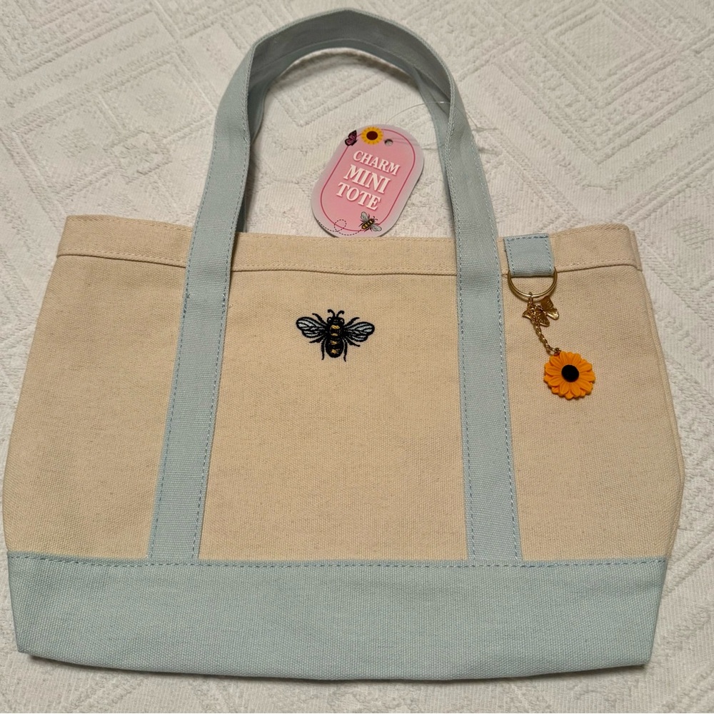 Tote bag -mini - embroidered bee - magnetic snap - 10”Hx14”W - New! Flower Charm